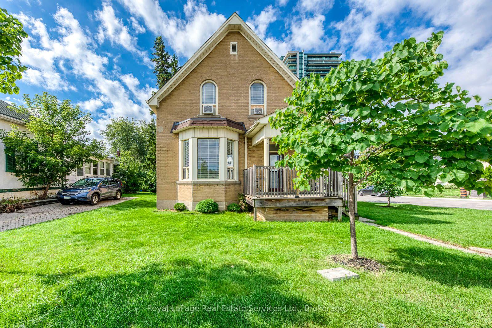 21-centre-street-s-brampton-ontario-w13744564