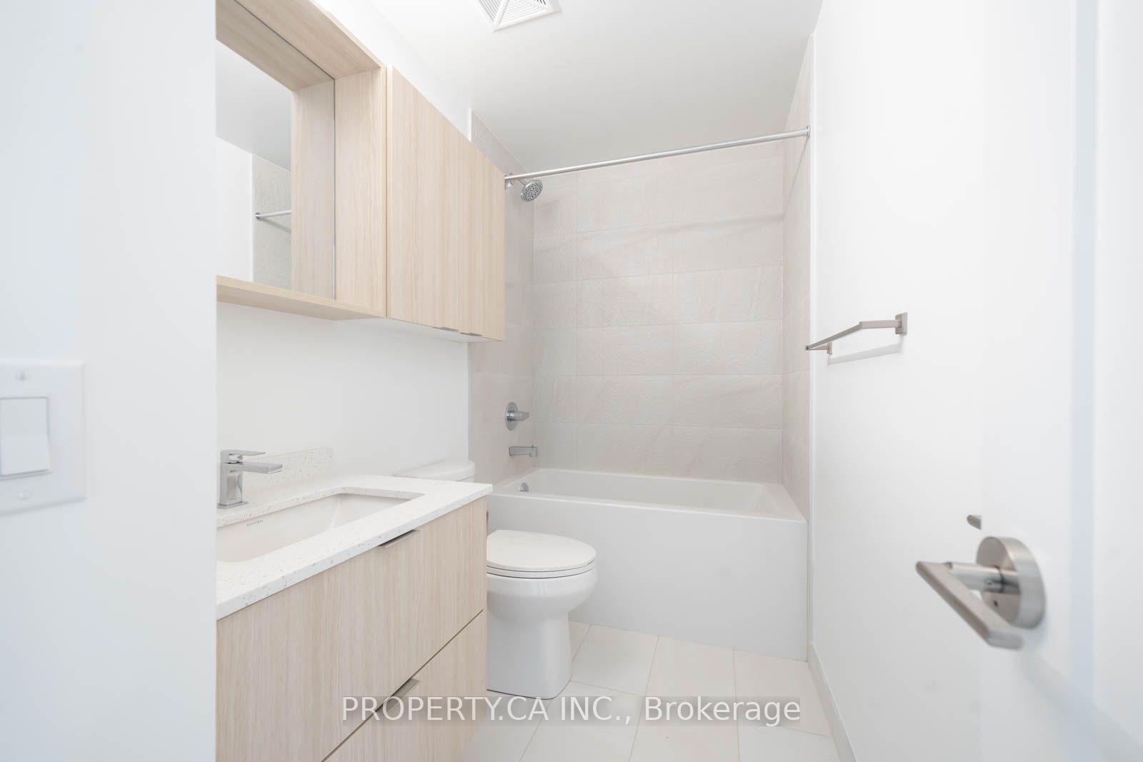 5105-hurontario-street-mississauga-ontario-w13744582