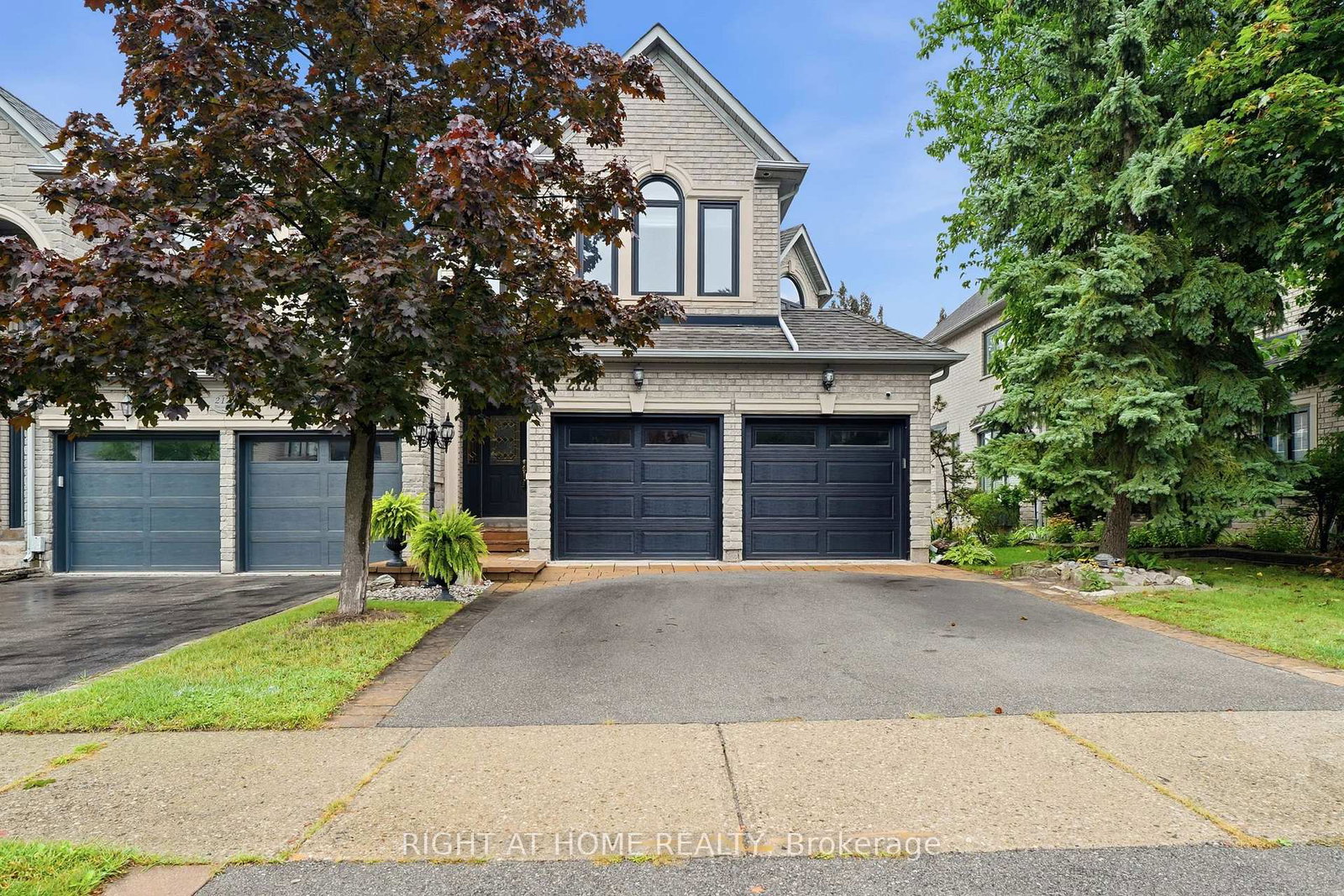 2121-pinevalley-crescent-oakville-ontario-w13745028