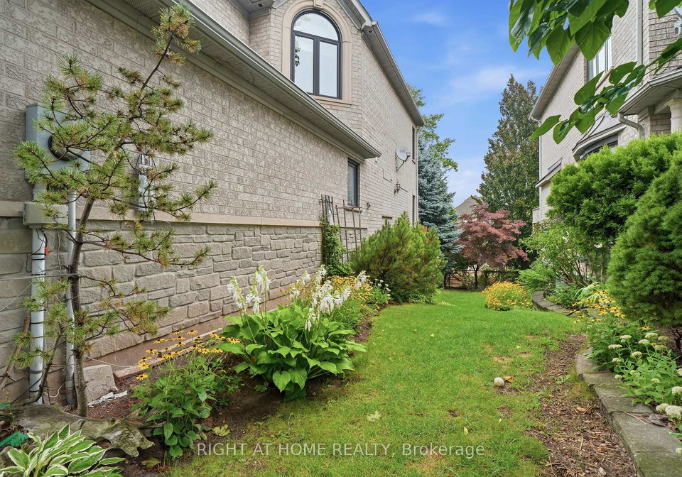 2121-pinevalley-crescent-oakville-ontario-w13745028