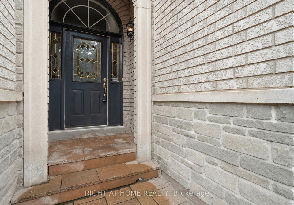 2121-pinevalley-crescent-oakville-ontario-w13745028