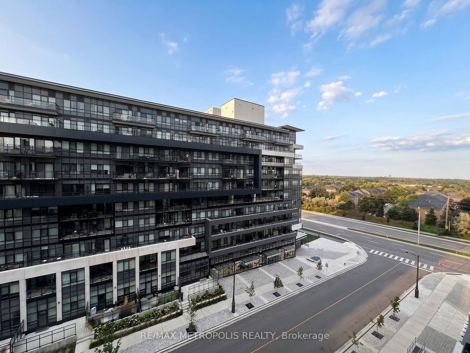 405-dundas-street-w-oakville-ontario-w13745044