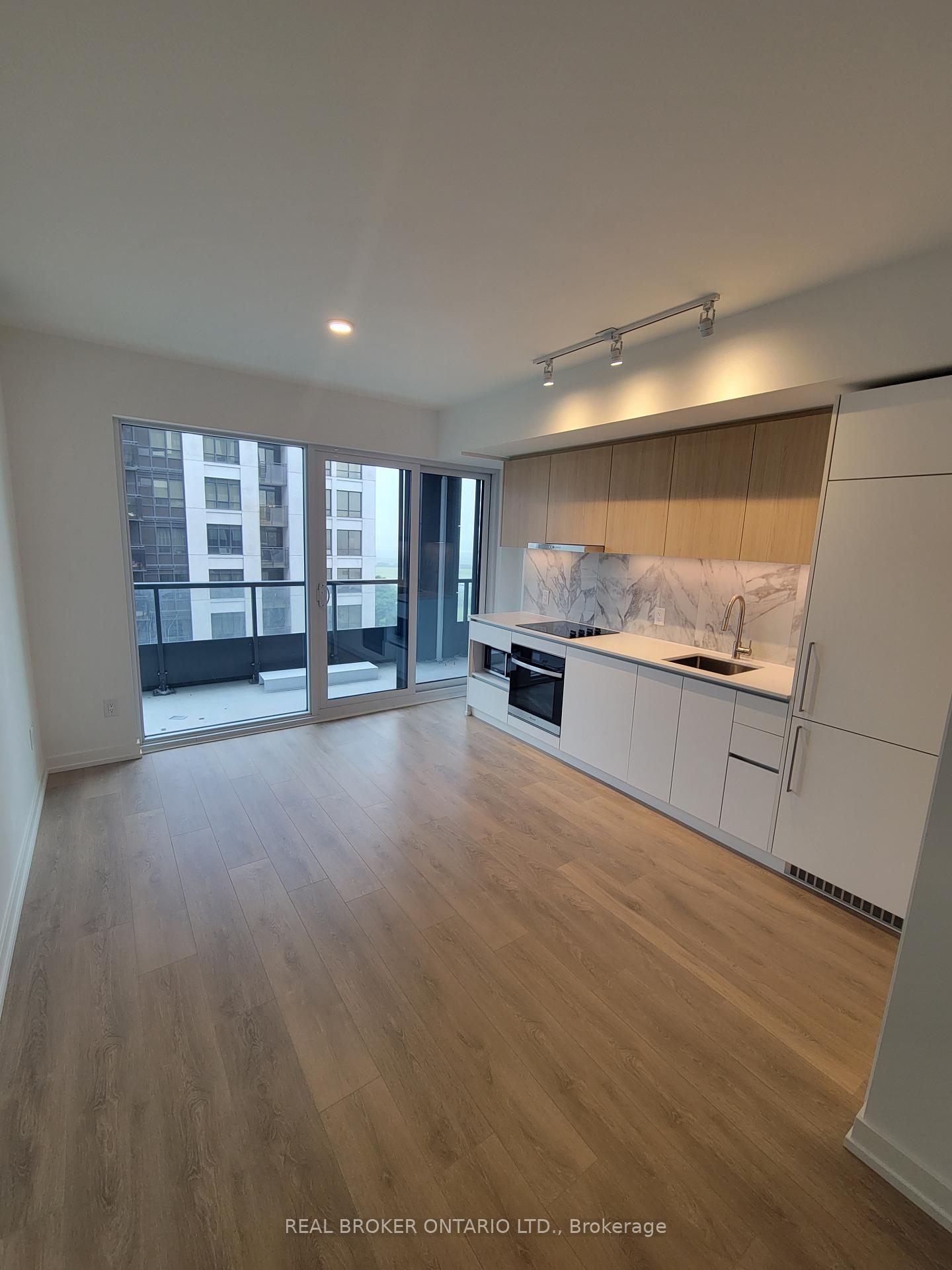 1100-sheppard-avenue-w-toronto-york-ontario-w13745048