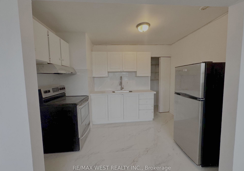 1687-st-clair-avenue-w-toronto-toronto-ontario-w13745174