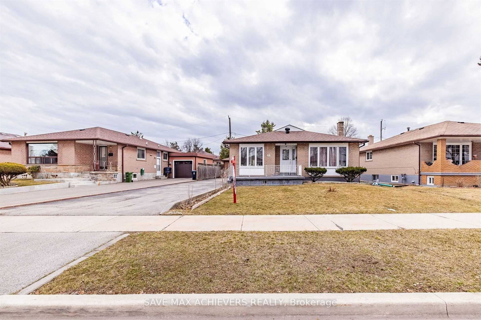 44-strathavon-drive-toronto-etobicoke-ontario-w13745284