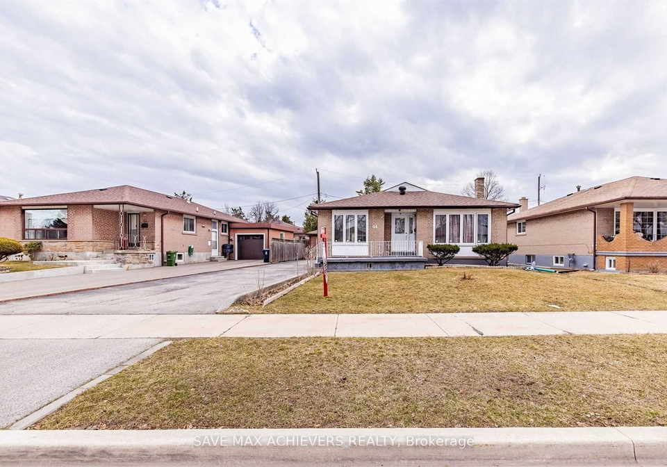 44-strathavon-drive-toronto-etobicoke-ontario-w13745284