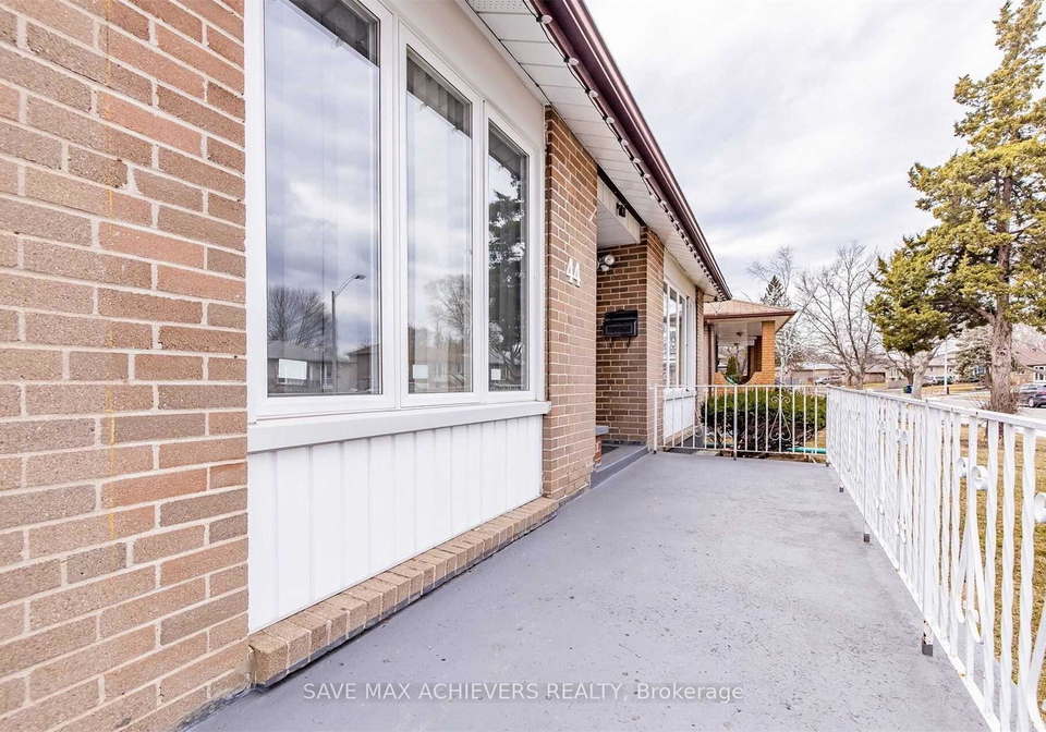 44-strathavon-drive-toronto-etobicoke-ontario-w13745284