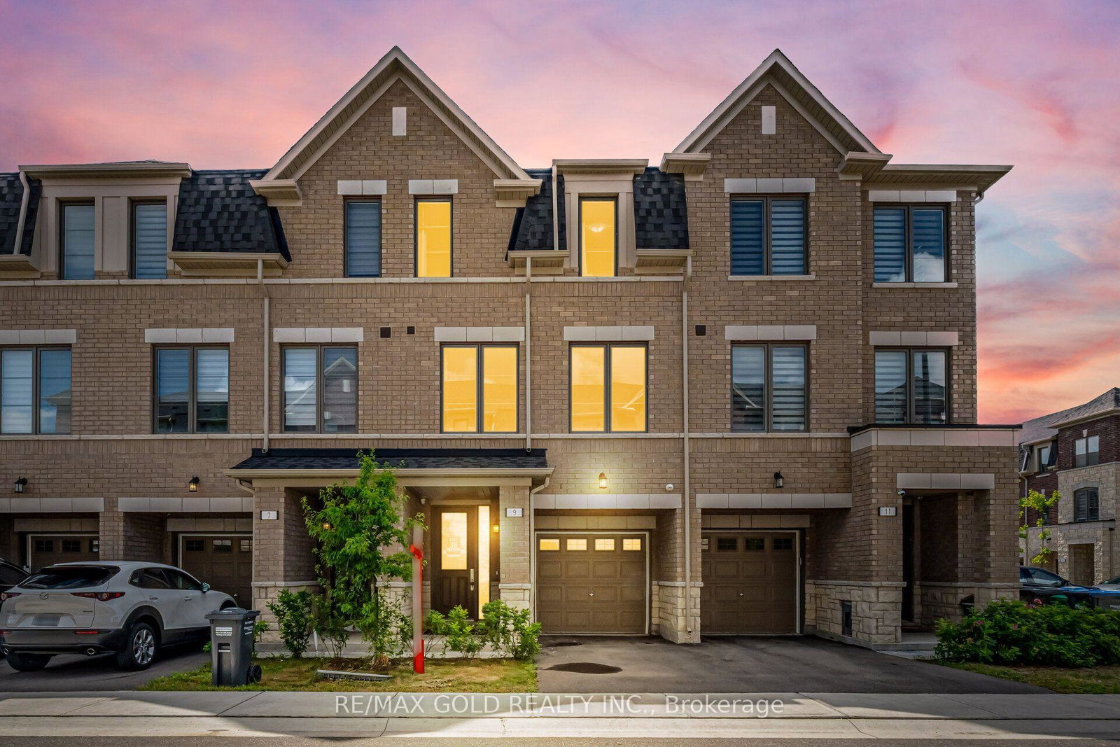 9-arcola-street-brampton-ontario-w13745476
