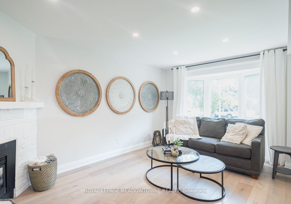823-laurier-avenue-milton-ontario-w13745512