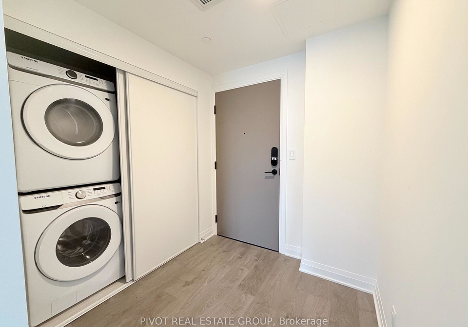 4015-the-exchange-mississauga-ontario-w13745650