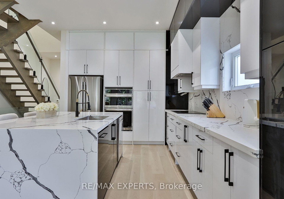 23b-maple-avenue-mississauga-ontario-w13745652