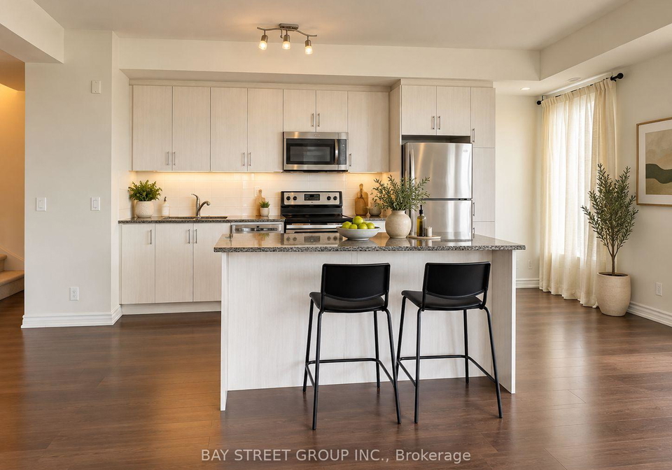 1long-branch-avenue-toronto-etobicoke-ontario-w13745732