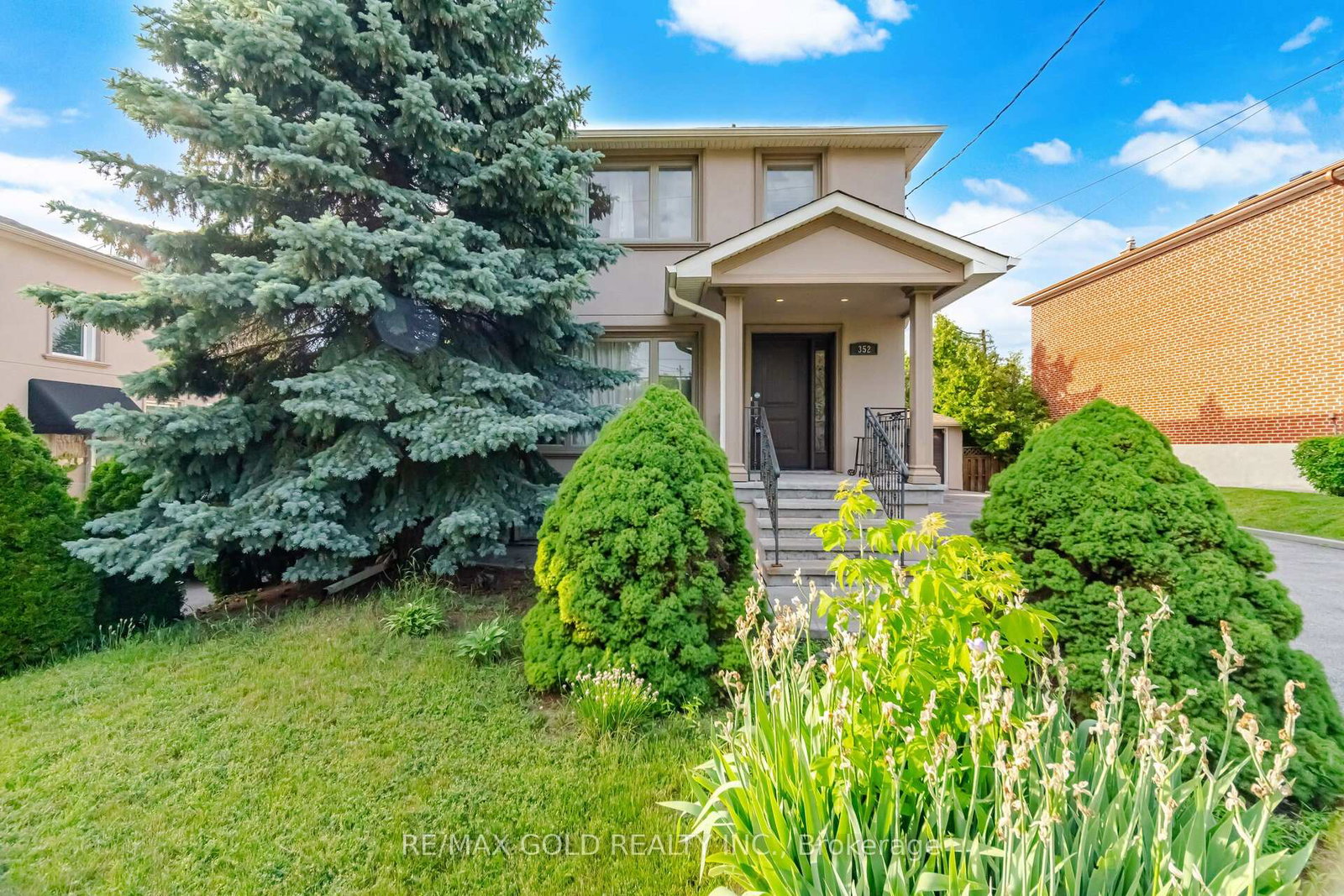 352-maple-leaf-drive-toronto-north-york-ontario-w13746294