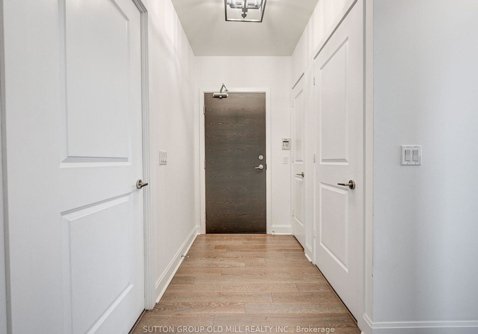 33-shorebreeze-drive-toronto-etobicoke-ontario-w13746320