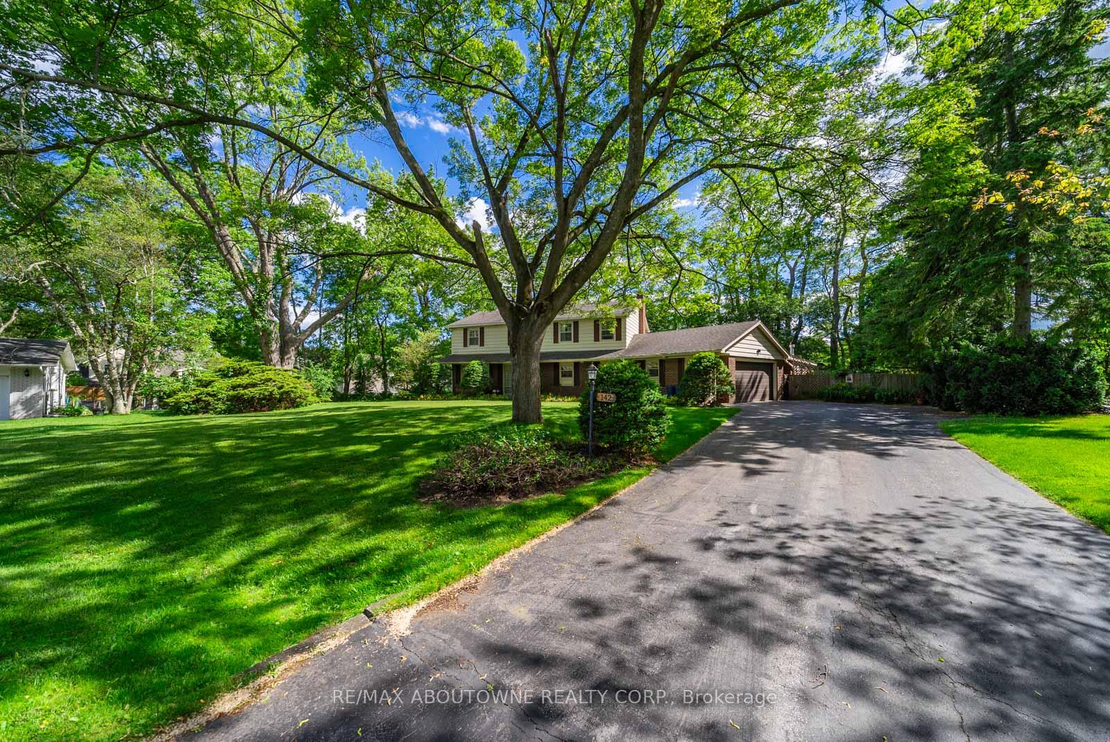 142-abbey-court-oakville-ontario-w13746588