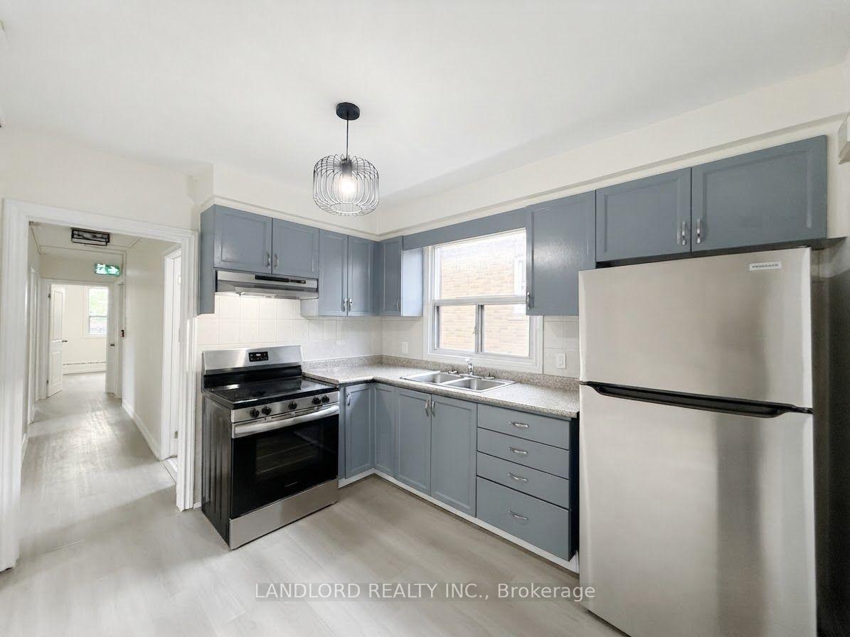 46-montcalm-avenue-toronto-north-york-ontario-w13746692