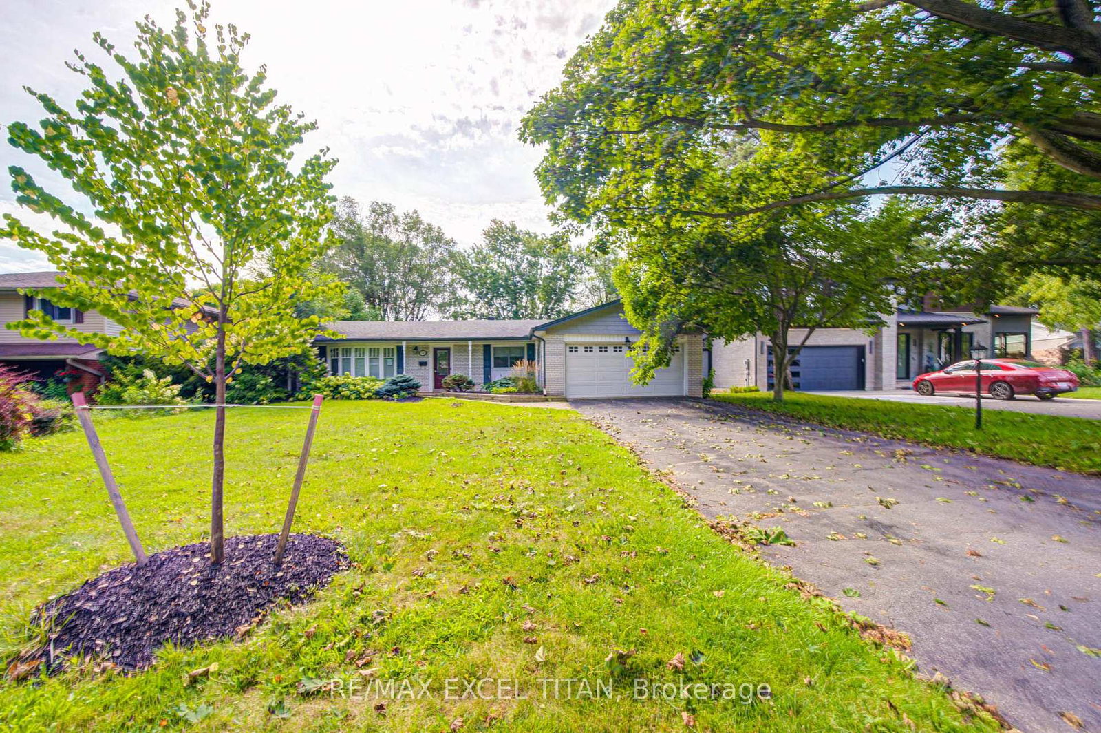 1566-venetia-drive-oakville-ontario-w13746902