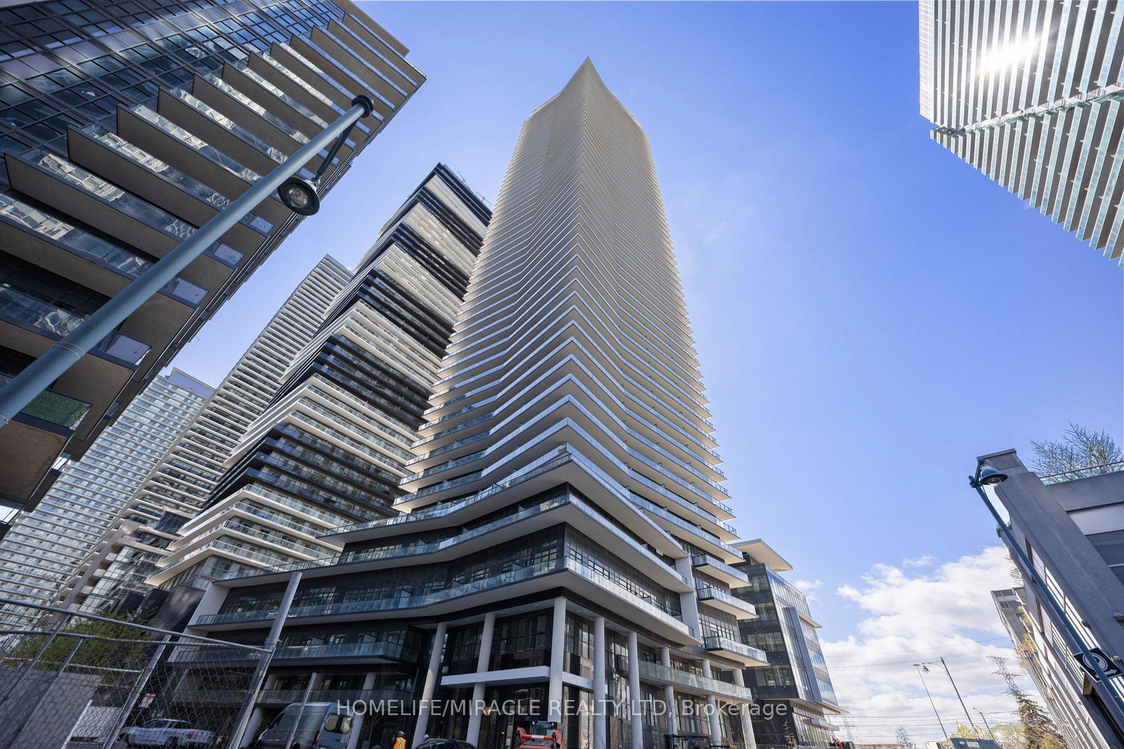 38-annie-craig-drive-toronto-etobicoke-ontario-w13746920