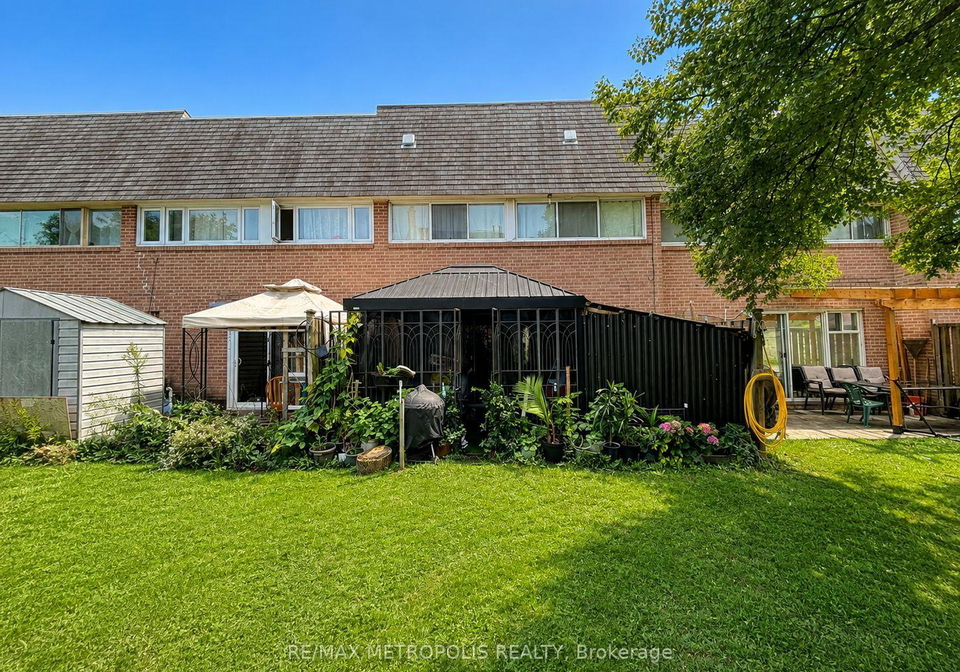 24-enclave-mews-toronto-york-ontario-w13747064
