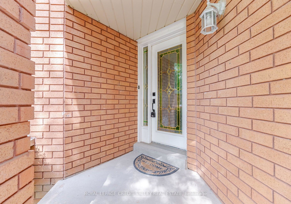 8-livingston-drive-caledon-ontario-w13747338
