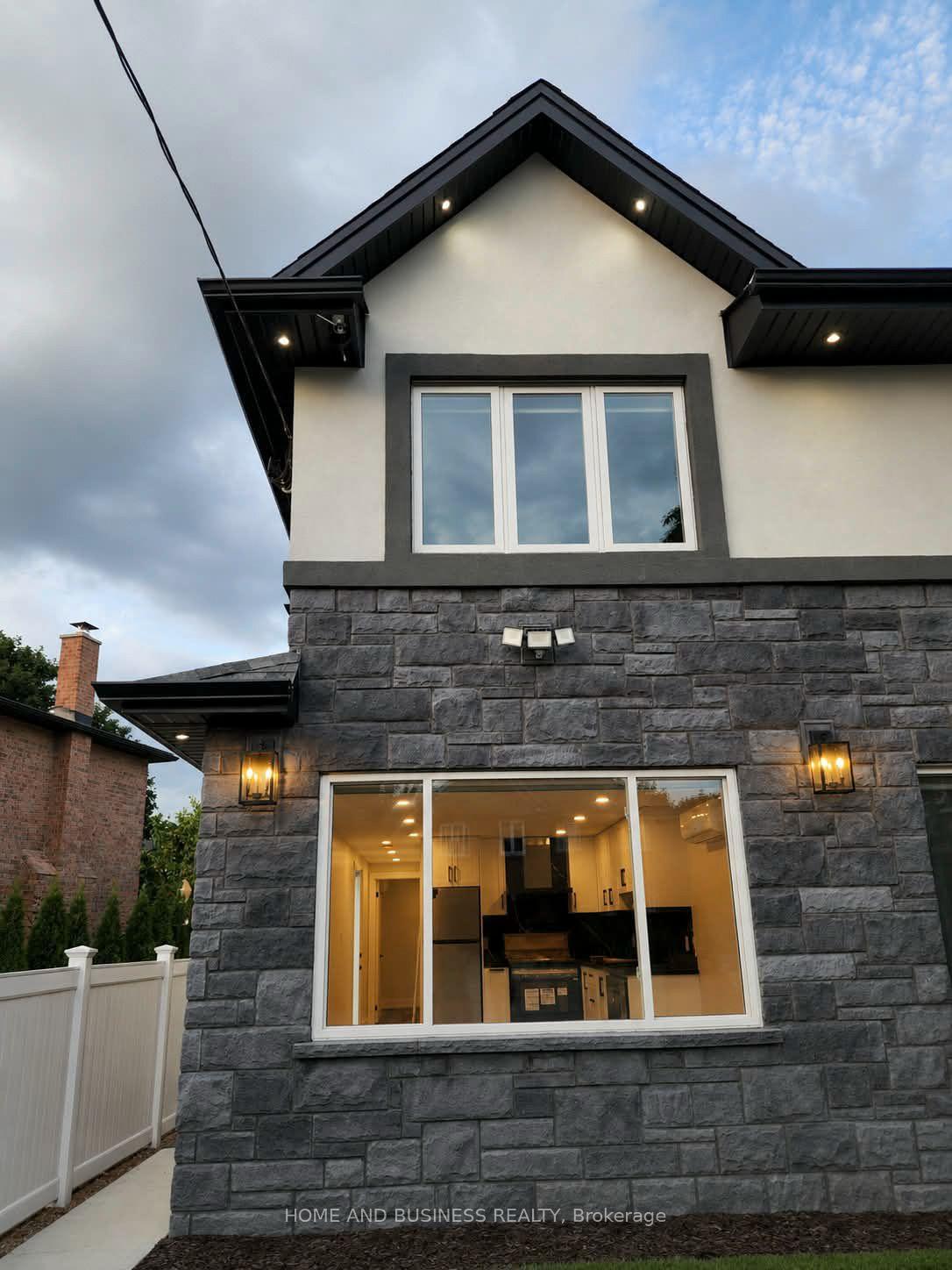 5651-turney-drive-mississauga-ontario-w13747584
