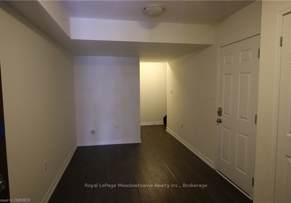 572-allport-gate-milton-ontario-w13747664