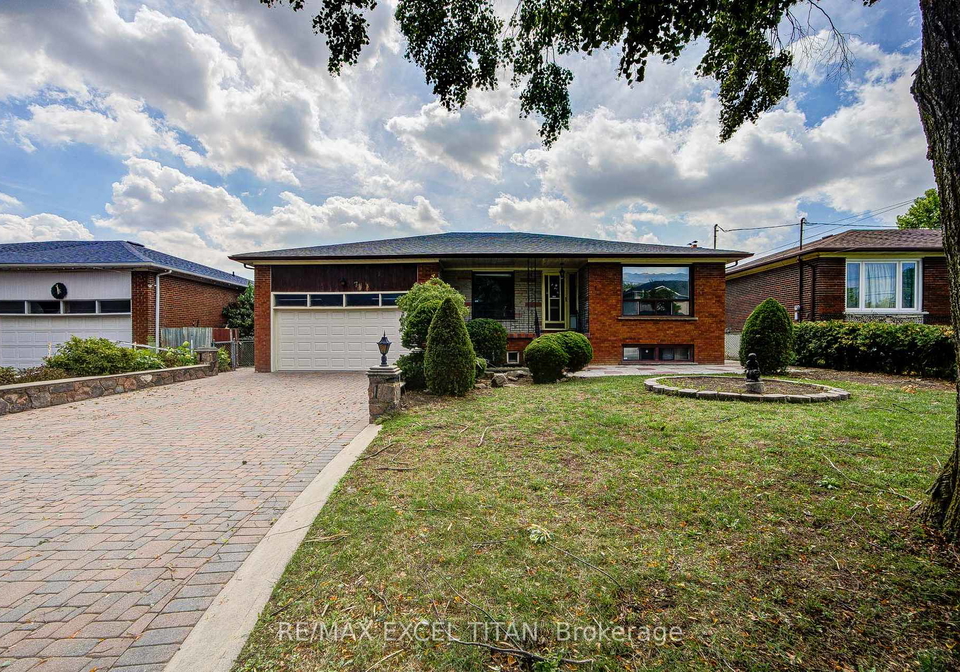 7-muir-avenue-toronto-york-ontario-w13748314
