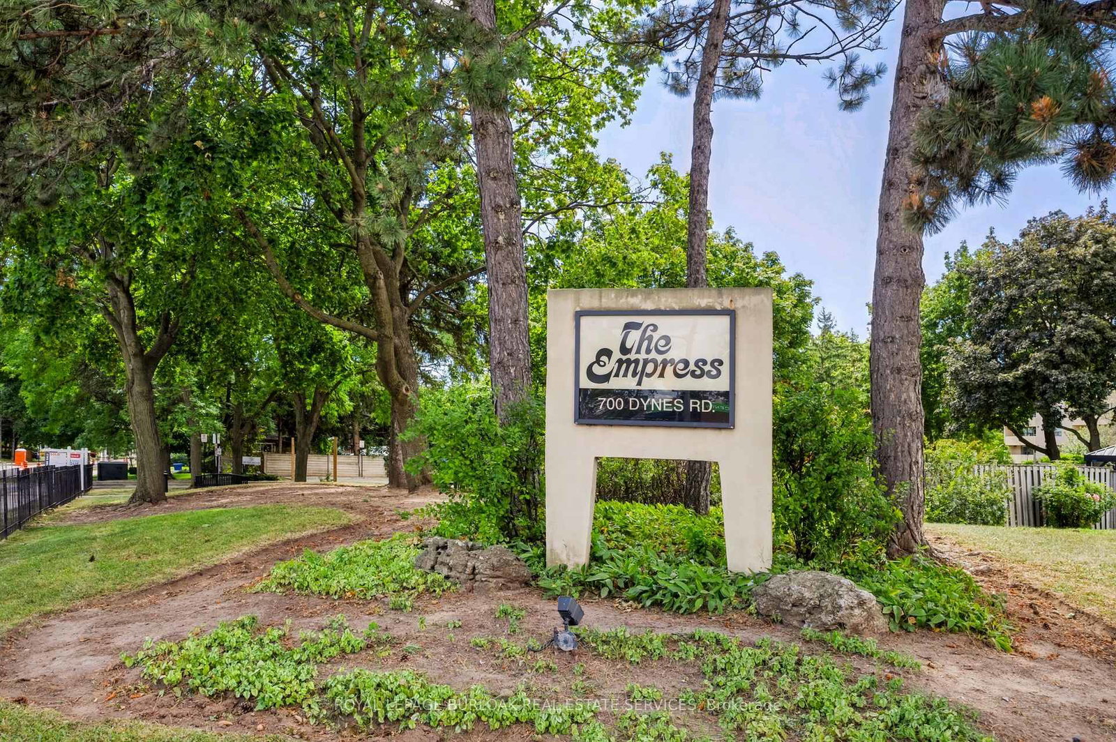 700-dynes-road-burlington-ontario-w13748664