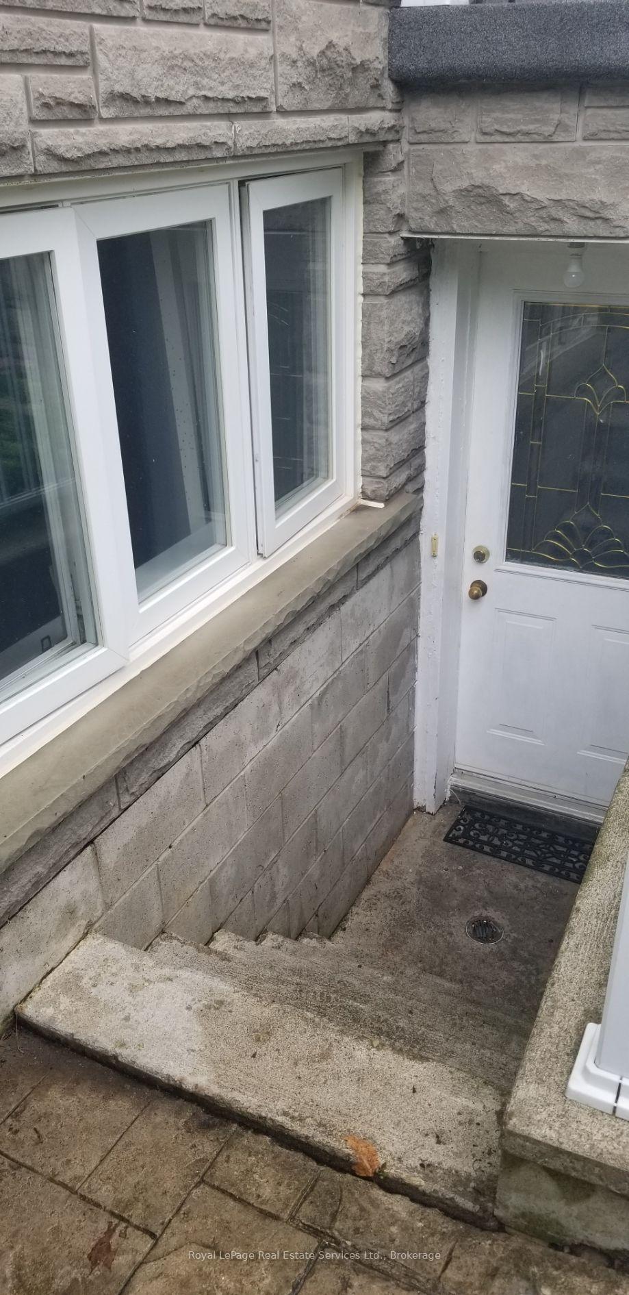 570-fourth-line-oakville-ontario-w13748828
