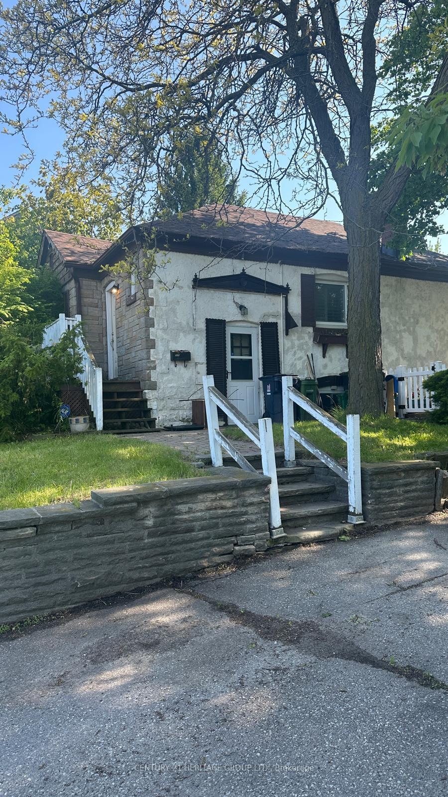 930-scarlett-road-toronto-etobicoke-ontario-w13748852