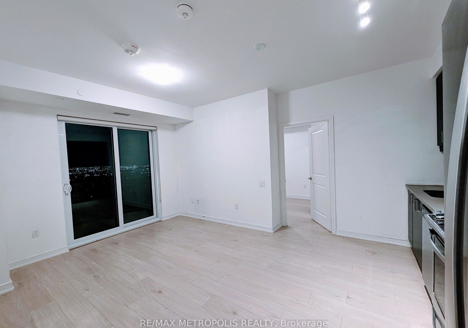 8-nahani-way-mississauga-ontario-w13748894