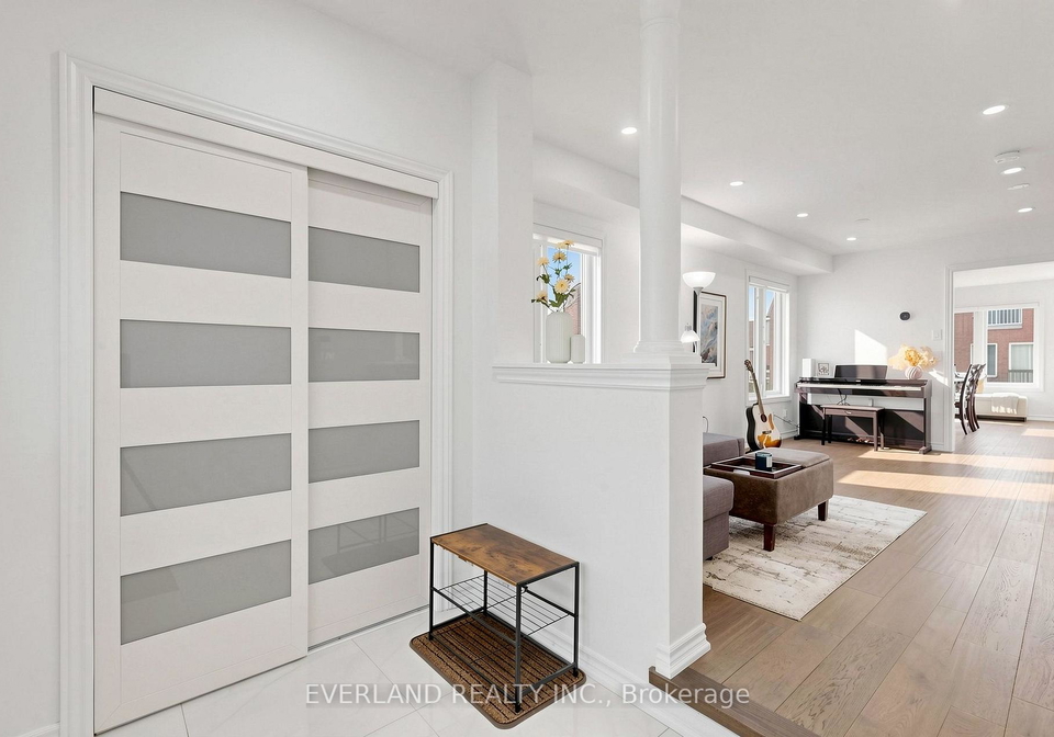 102-nahani-way-mississauga-ontario-w13748982