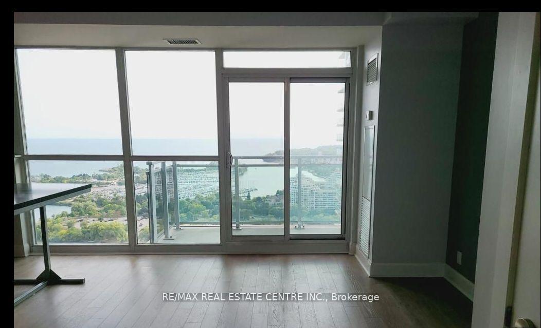 33-shore-breeze-drive-toronto-etobicoke-ontario-w13749218
