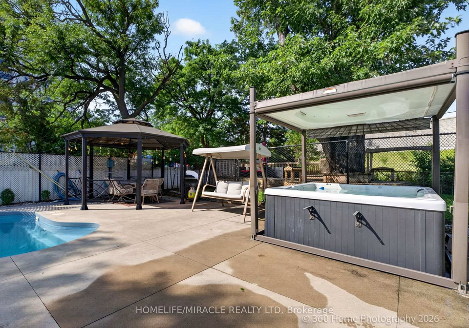 178-kingsview-boulevard-toronto-etobicoke-ontario-w13749610