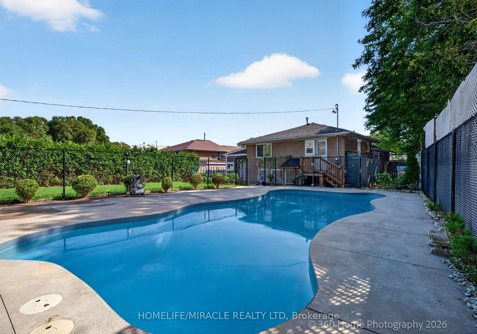 178-kingsview-boulevard-toronto-etobicoke-ontario-w13749610