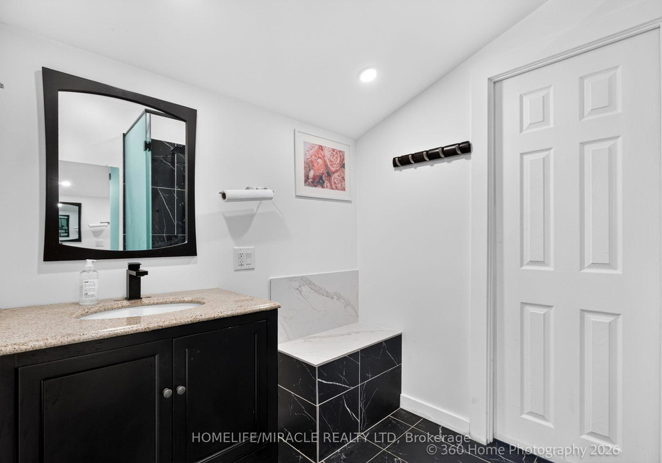 178-kingsview-boulevard-toronto-etobicoke-ontario-w13749610