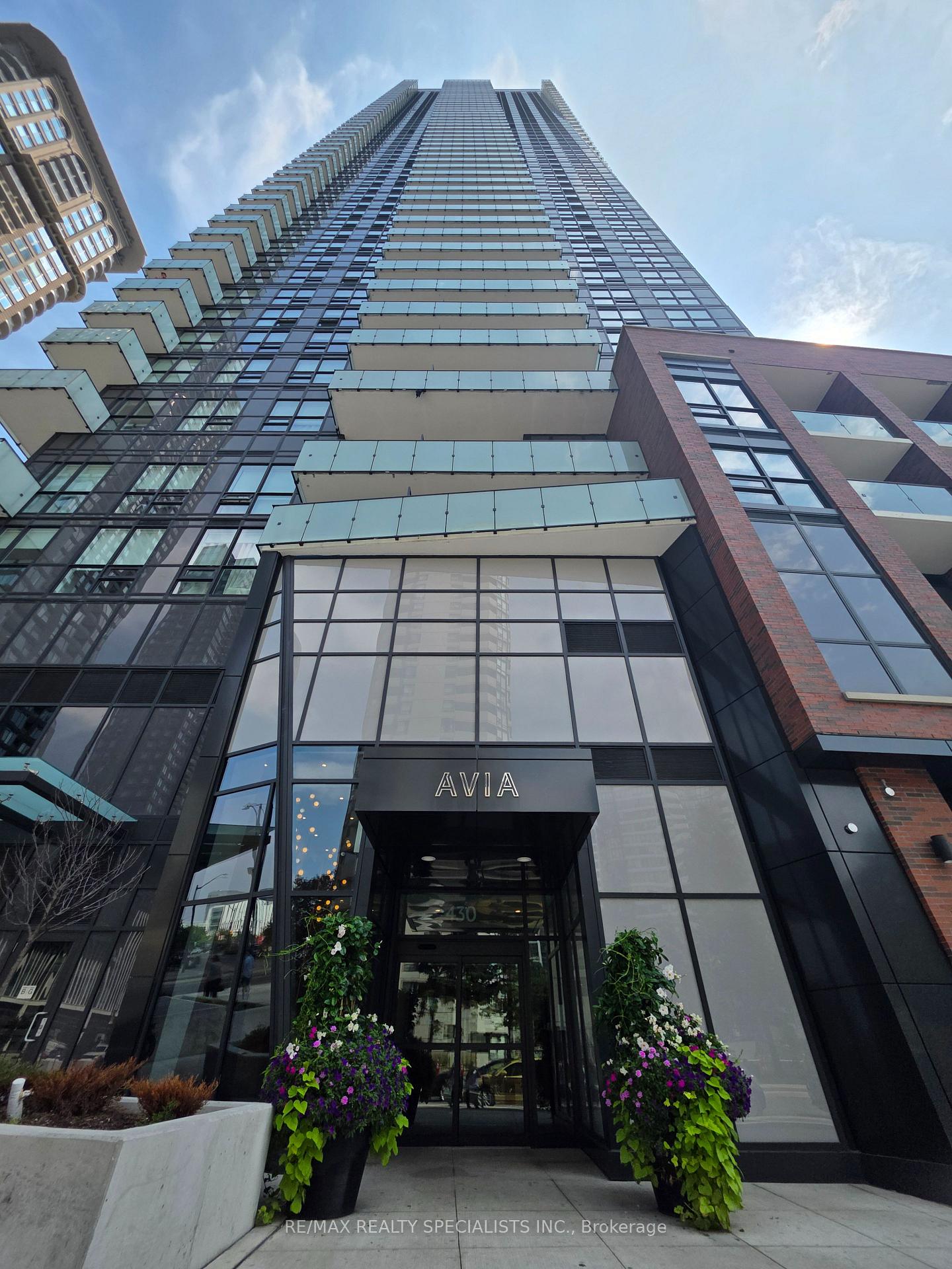 430-square-one-drive-mississauga-ontario-w13749760
