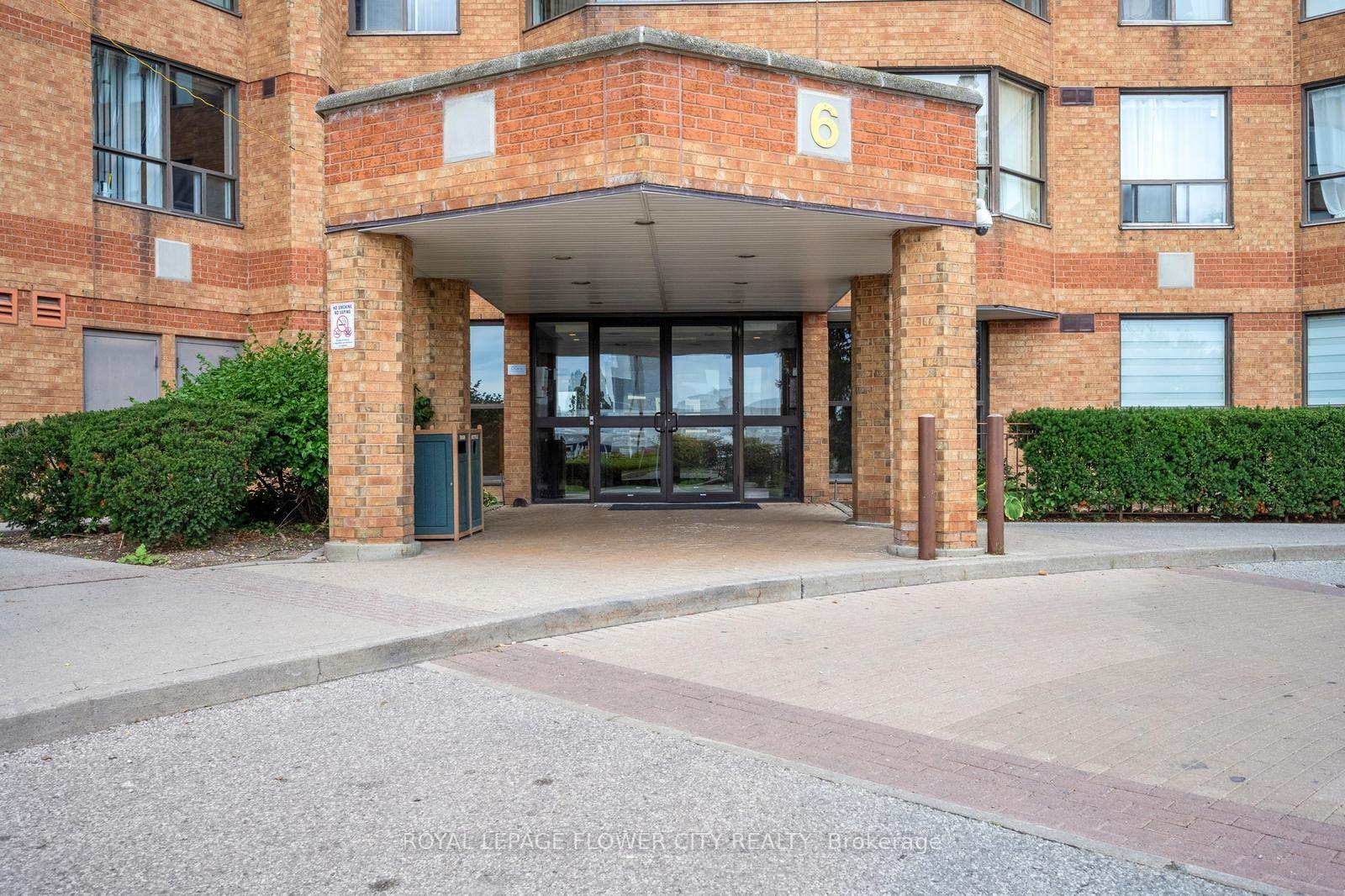 6-humberline-drive-toronto-etobicoke-ontario-w13749826