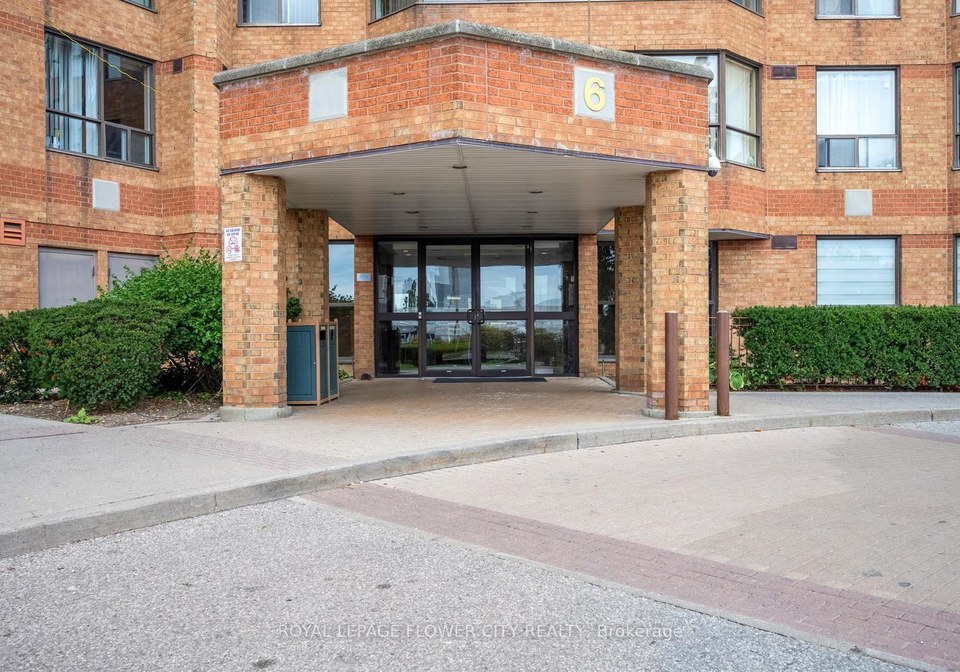 6-humberline-drive-toronto-etobicoke-ontario-w13749826