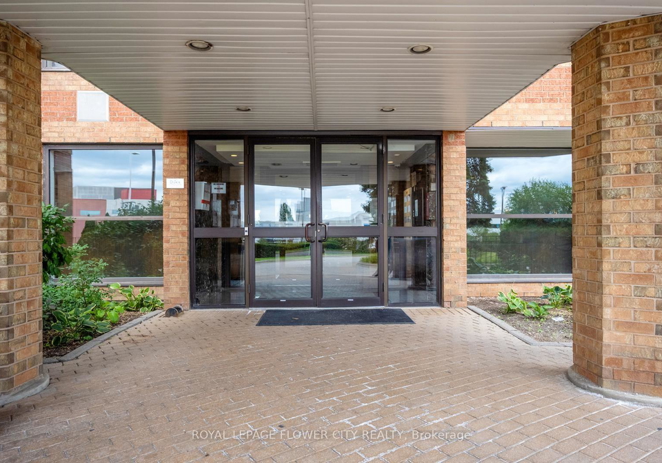 6-humberline-drive-toronto-etobicoke-ontario-w13749826