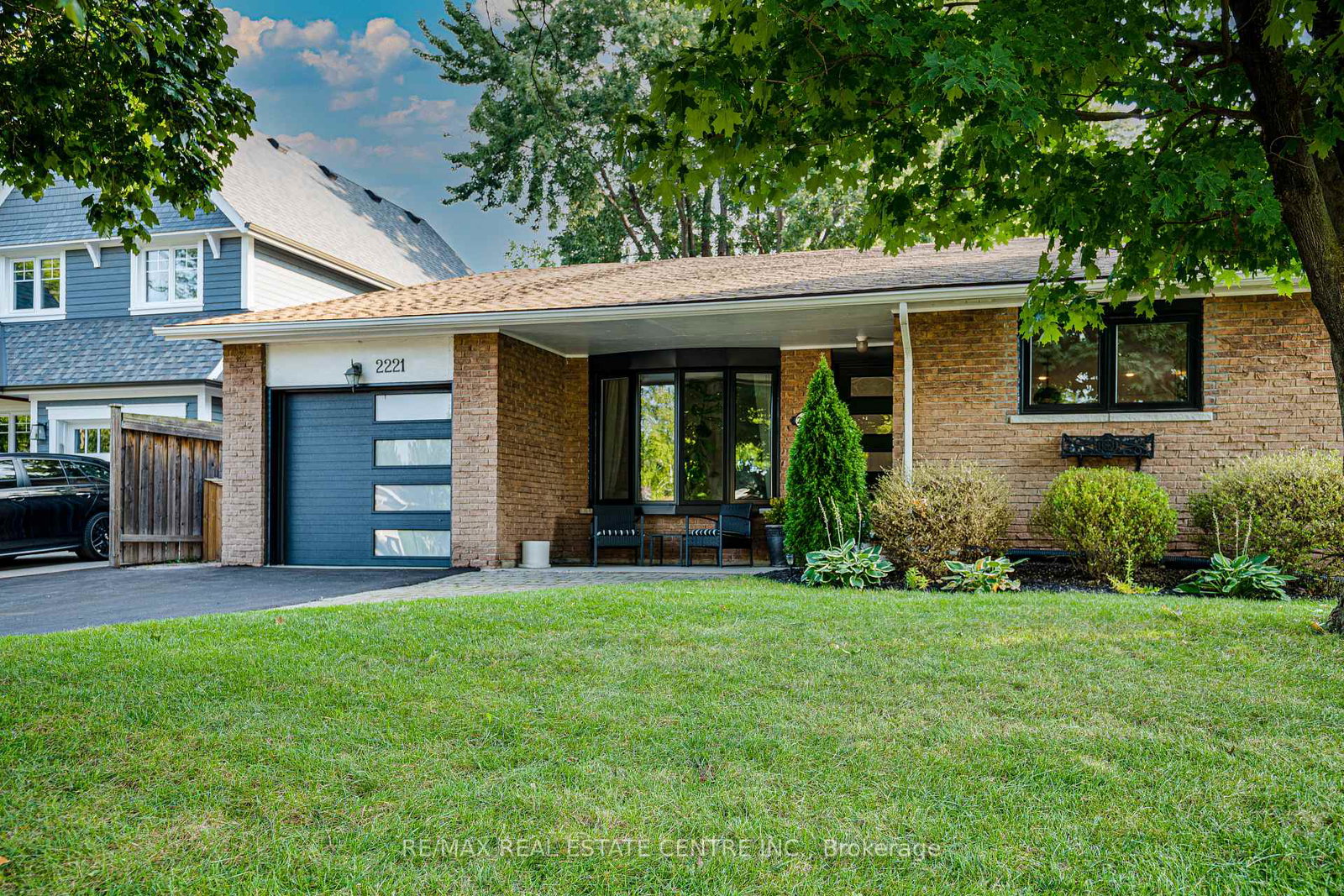 2221-wyandotte-drive-oakville-ontario-w13749916