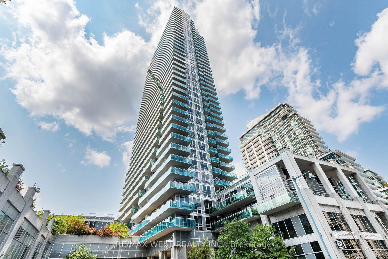 16-brookers-lane-toronto-etobicoke-ontario-w13750690