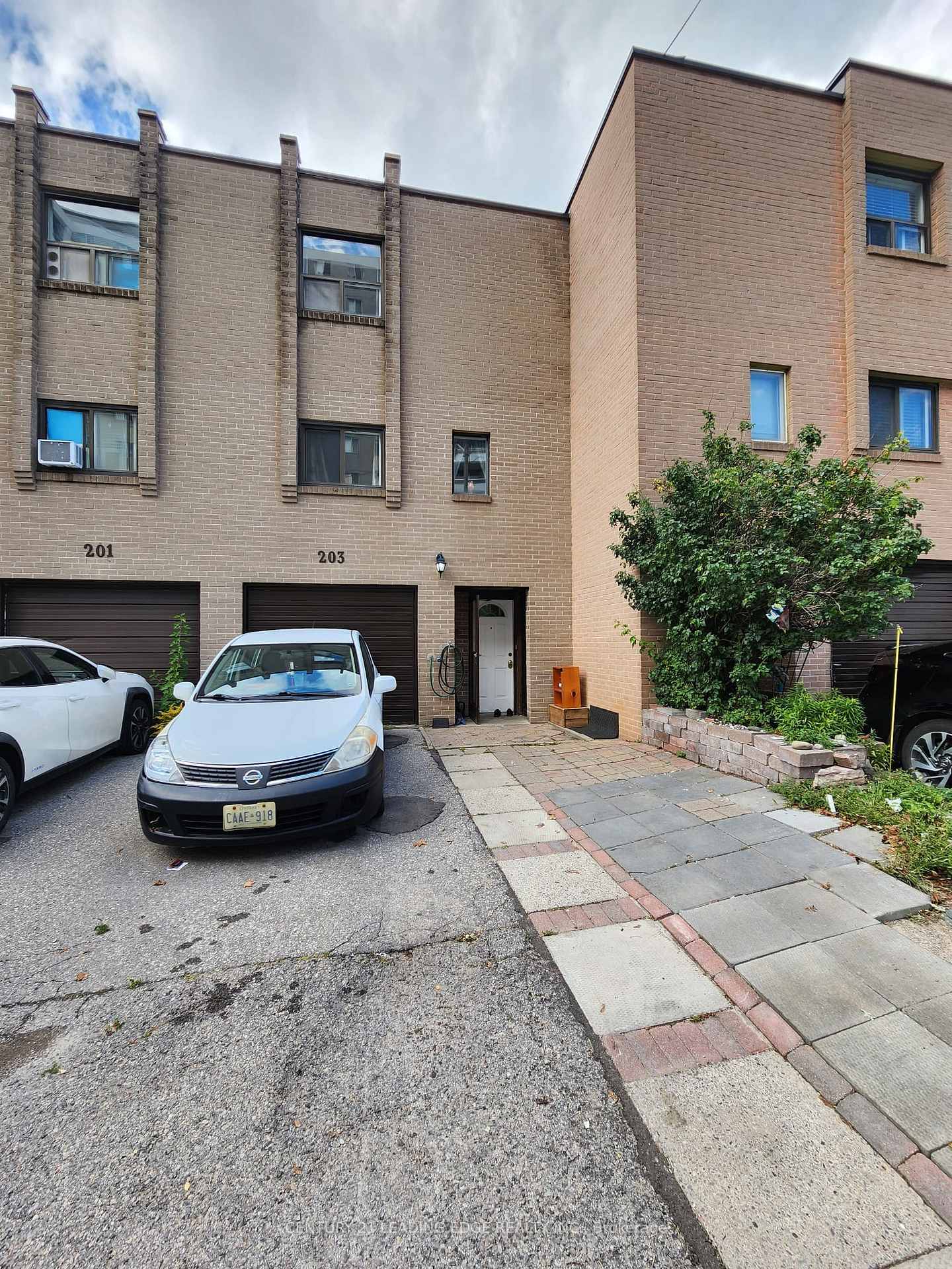 203-lotherton-pathway-toronto-north-york-ontario-w13750718