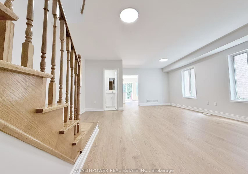 567-summer-park-crescent-mississauga-ontario-w13750882