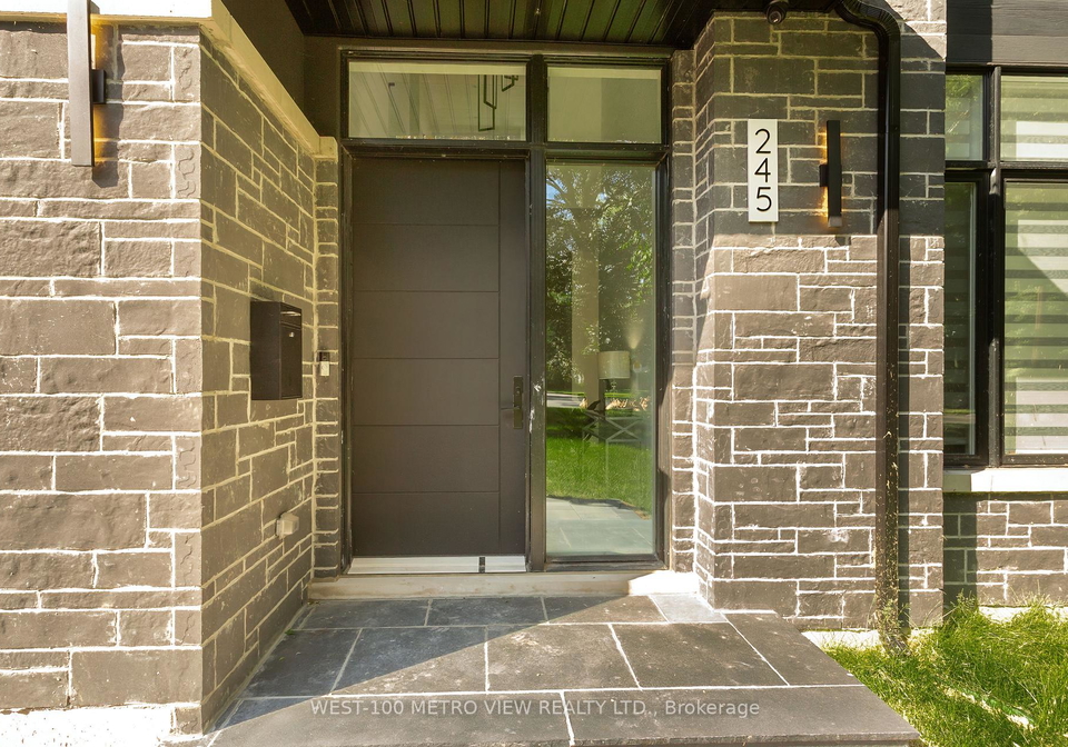 245-bronte-road-oakville-ontario-w13751110