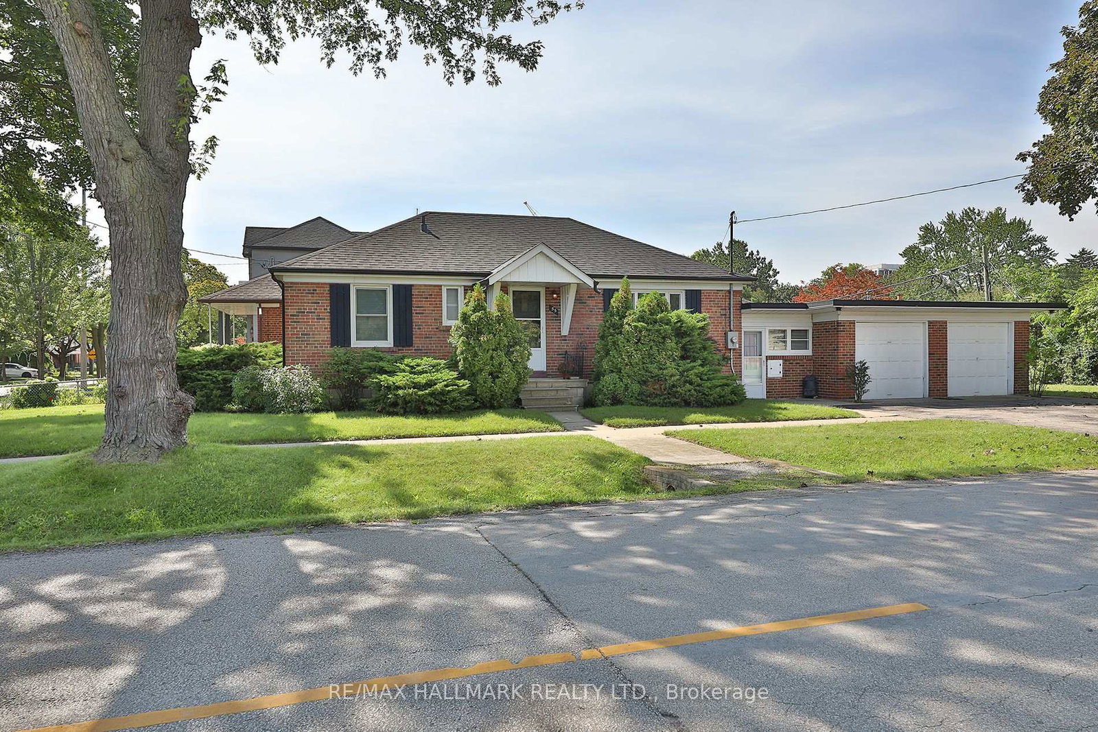 55-athol-avenue-toronto-etobicoke-ontario-w13751264