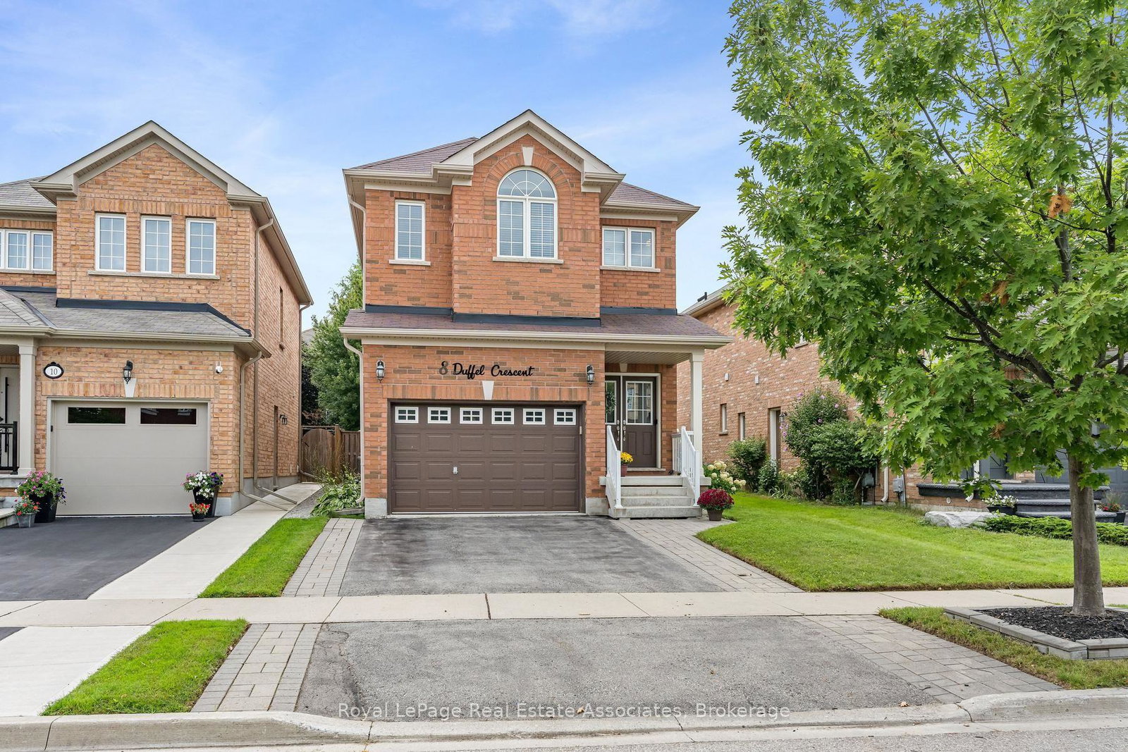 8-duffel-crescent-halton-hills-ontario-w13751608