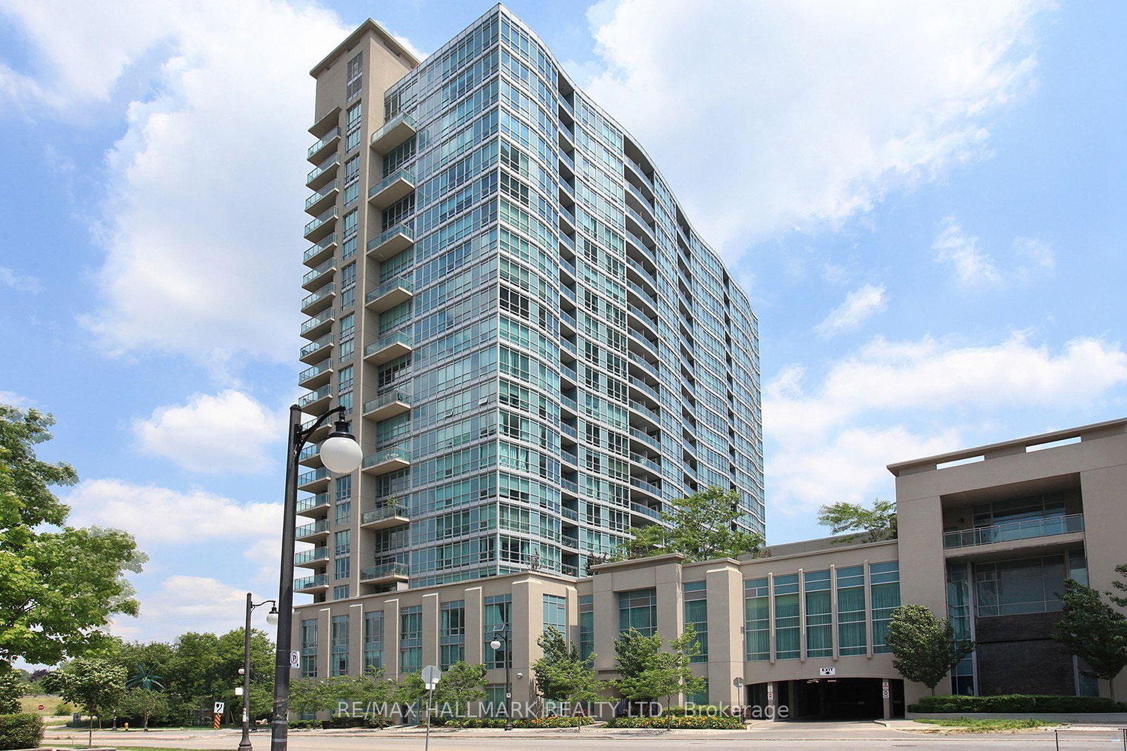 185-legion-road-n-toronto-etobicoke-ontario-w13751630