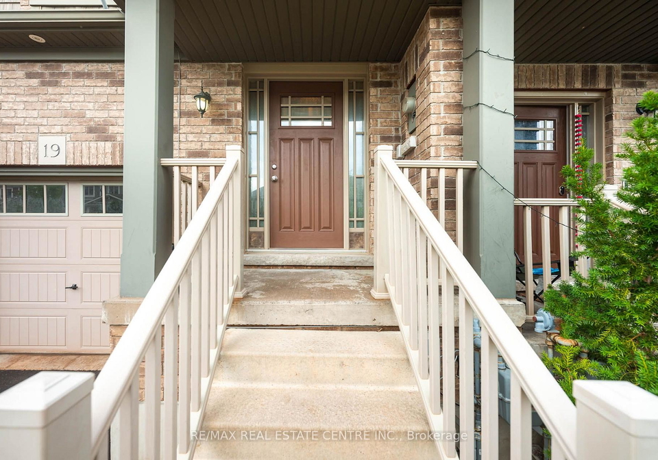 19-laverty-crescent-orangeville-ontario-w13751840