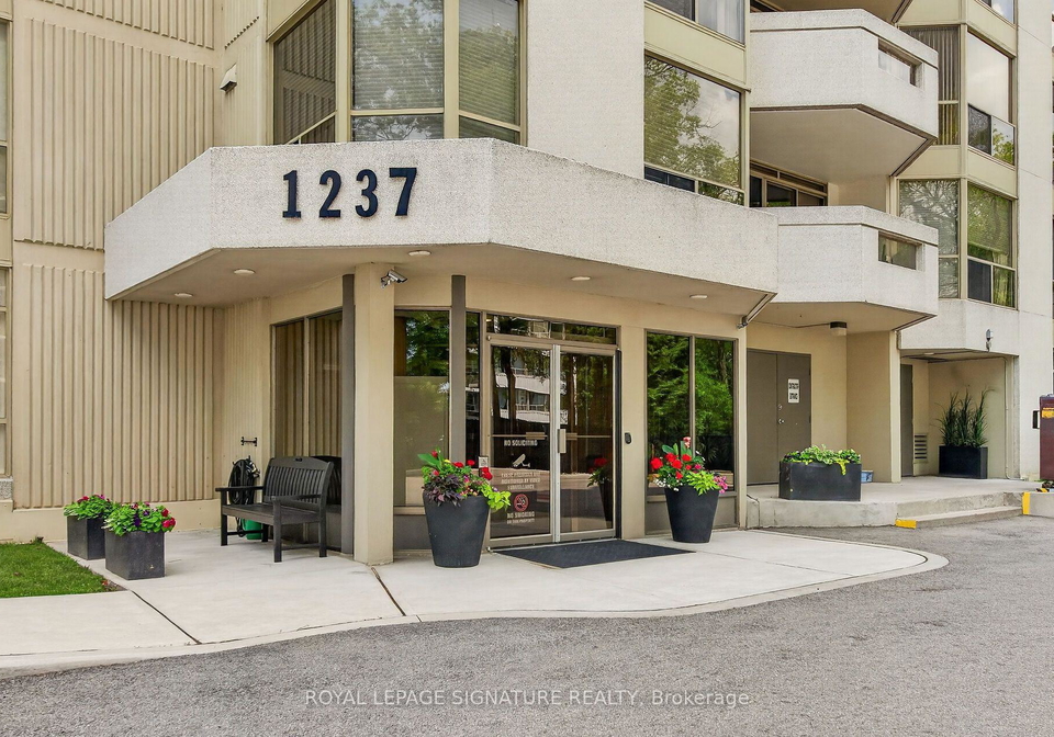 1237-north-shore-boulevard-e-burlington-ontario-w13752084